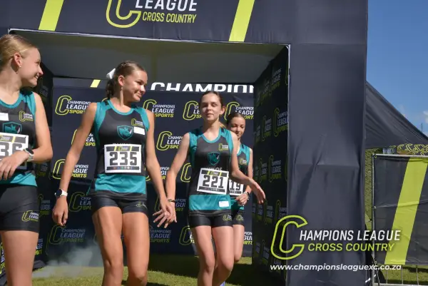Mia Van Huÿssteen — CLXC